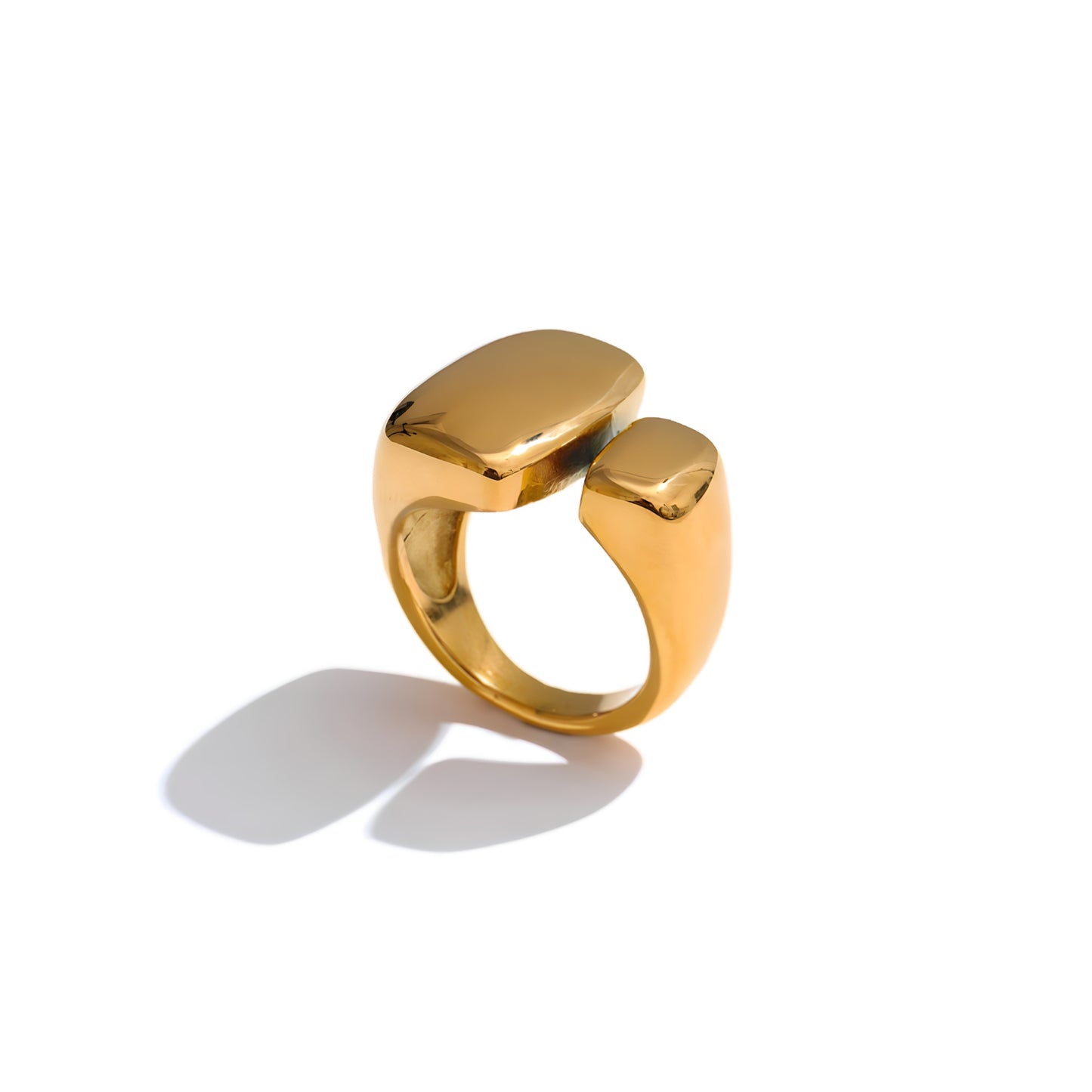 CREST RING